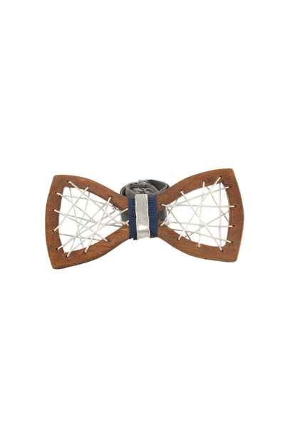 Papillon di legno con filo in alluminio argentato cucito