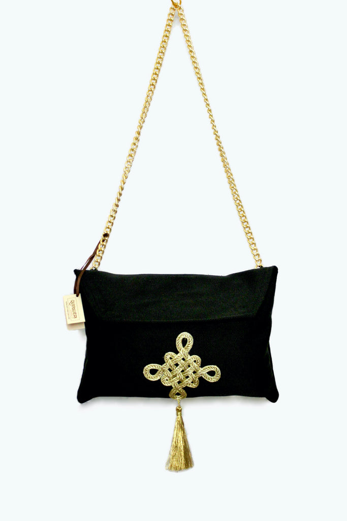 Pochette nera a tracolla con catena Tata Italia 21P093/E24 Pochette nera a tracolla con catena Tata Italia 21P093/E24