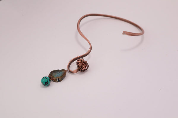 Collana rigida in rame con quarzo