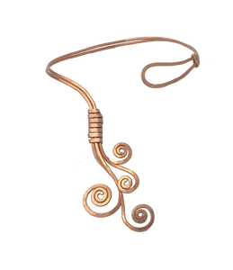 Collana semirigida asimmetrica in alluminio e volute sinuose