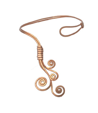 Collana semirigida asimmetrica in alluminio e volute sinuose