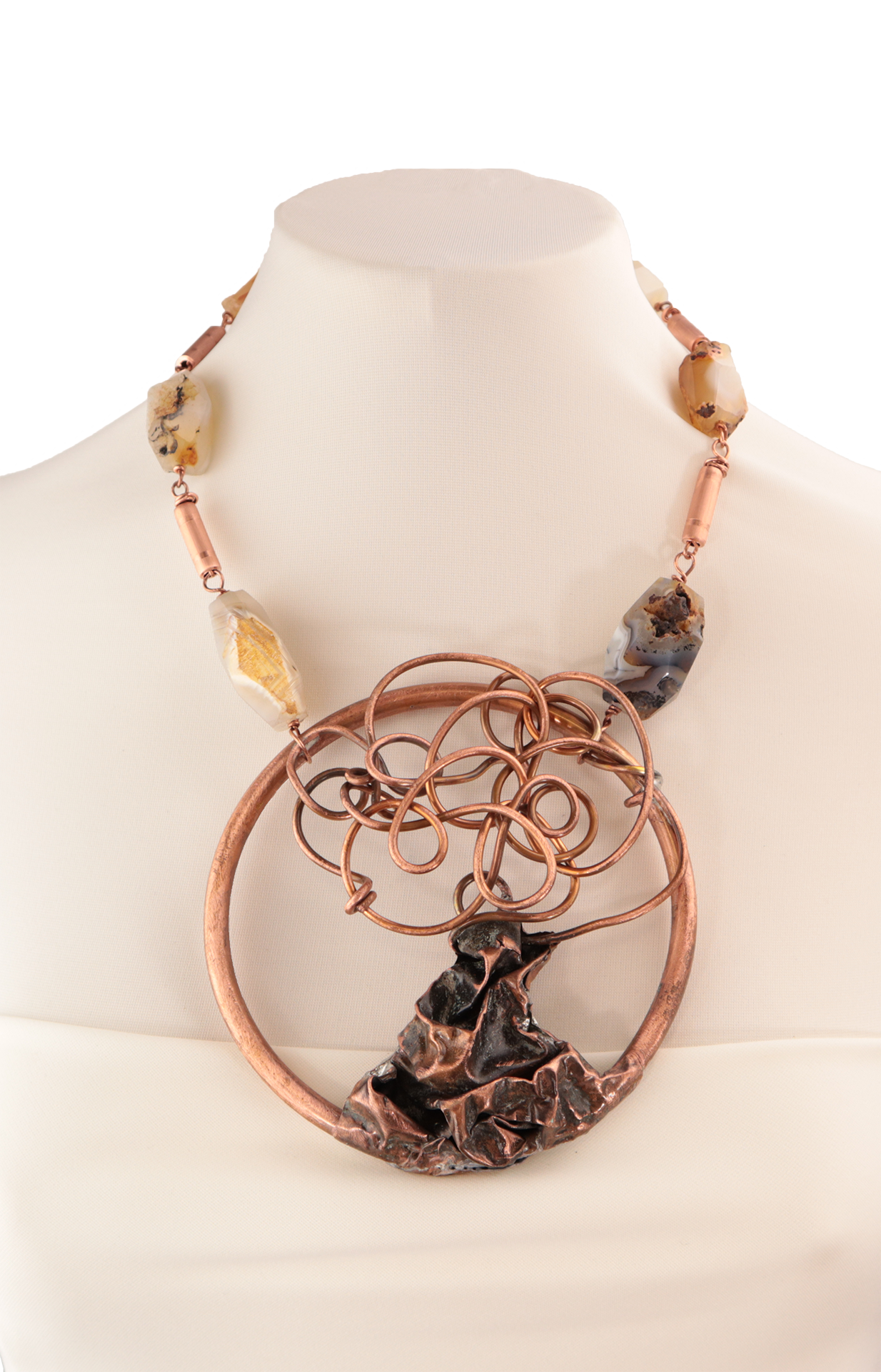 Collana con agate e scultura di ulivo in rame
