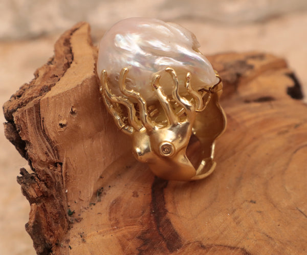 Anello con perla barocca