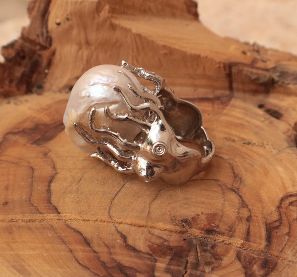 Anello con perla barocca