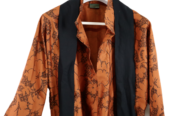 Abito camicione in cotone color ruggine con stampe