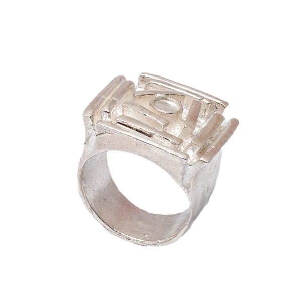Anello in argento 925 realizzato attraverso la tecnica della cera persa