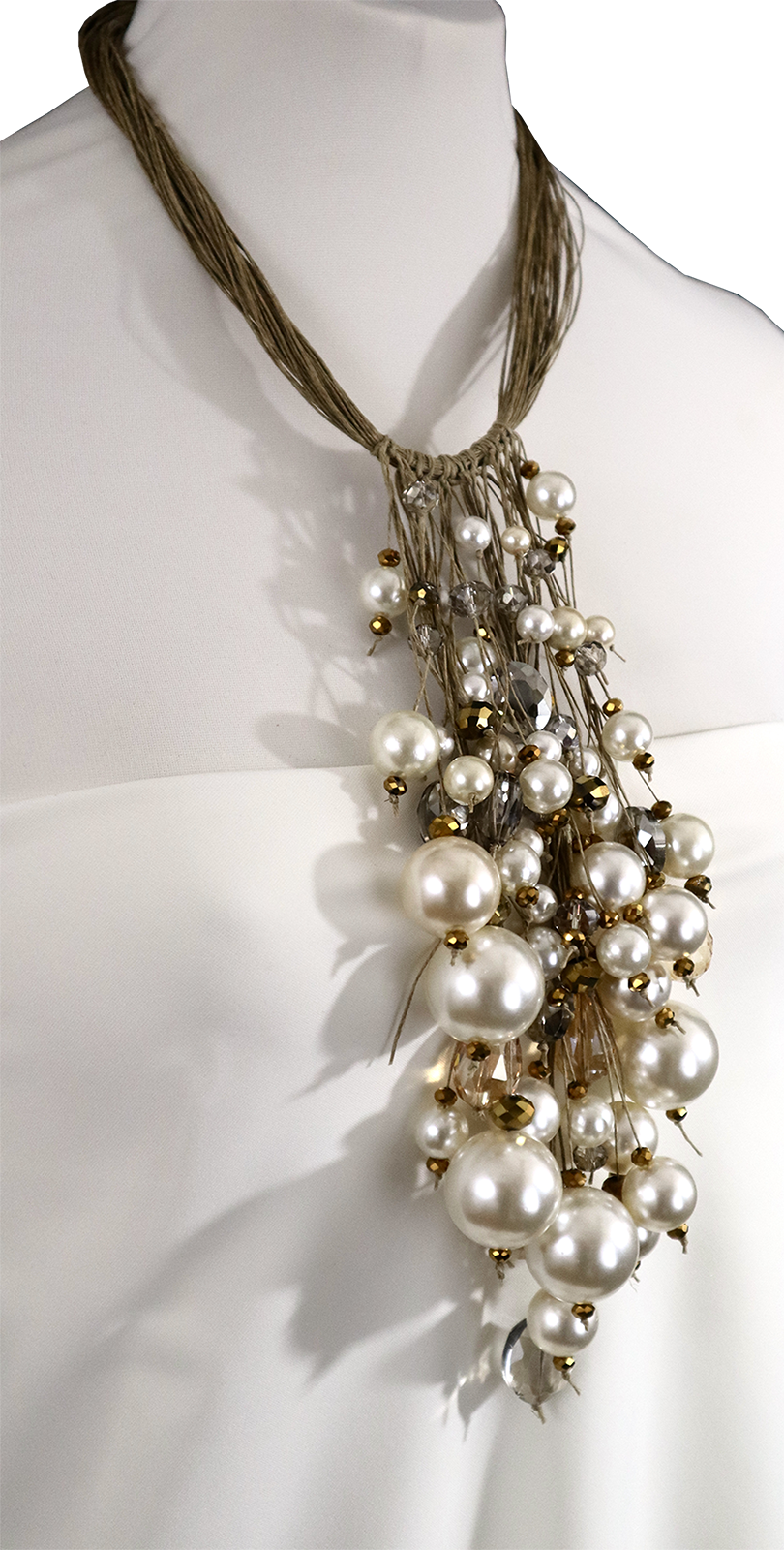 Collana in lino grezzo con cadute di perle e cristalli (pezzo unico)