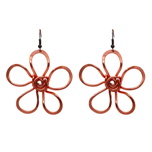 Orecchini a forma di fiore modellati a mano